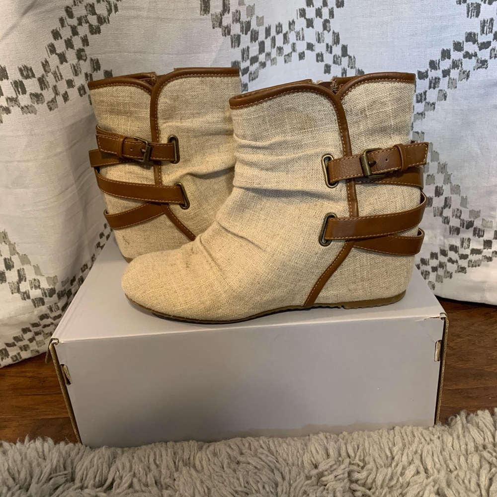 Strappy heeled booty